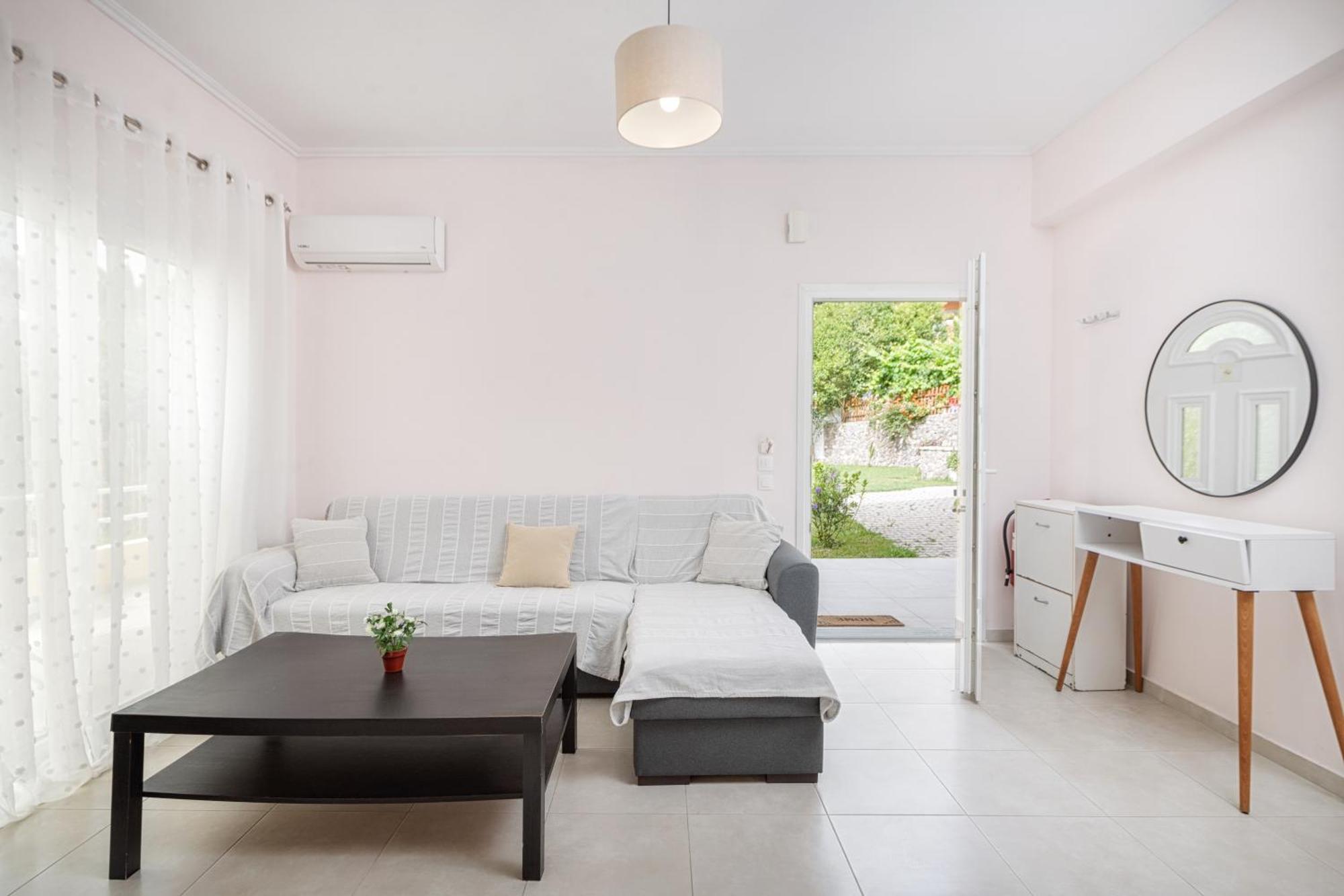 Lazaros Apartments جوفيا المظهر الخارجي الصورة